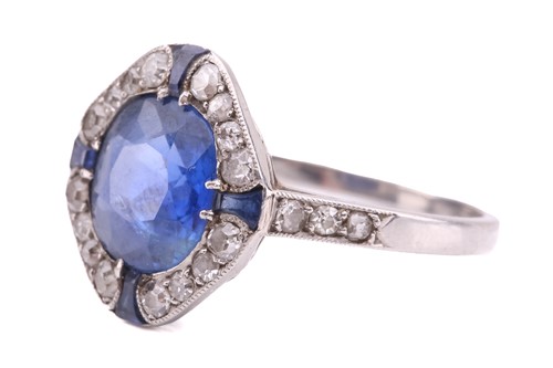 Lot 42 - An Art Deco sapphire and diamond ring, circa...