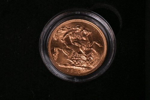 Lot 206 - A King George V Gold Sovereign Collection...