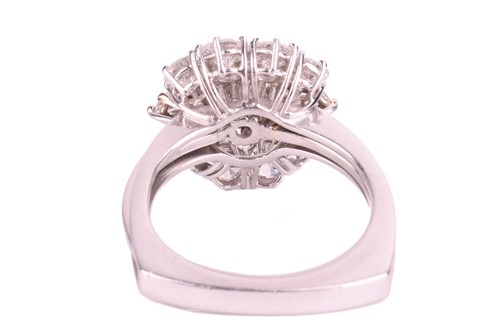 Lot 179 - A diamond solitaire ring convertible to...