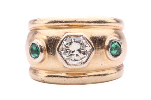 Lot 87 - A diamond ring, set with a round brilliant cut...