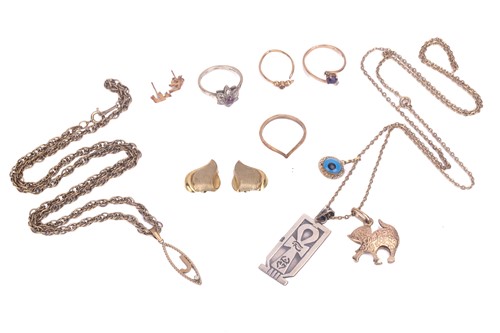 Lot 66 - A collection of mixed jewellery items...