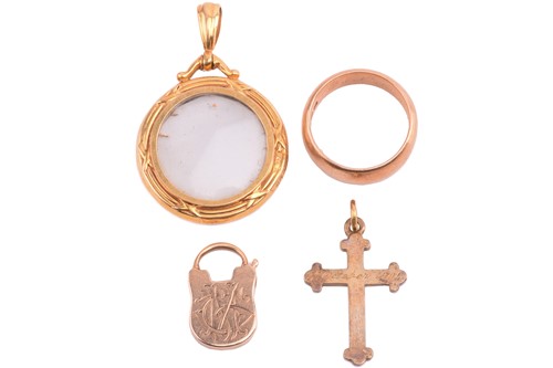 Lot 73 - A collection of jewellery, including an...