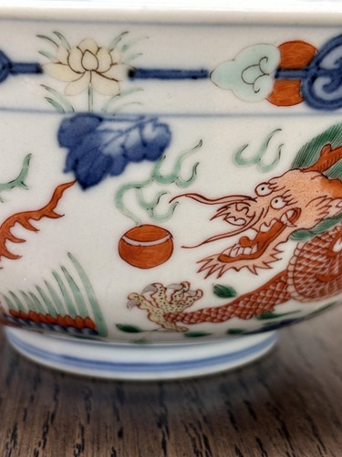 Lot 146 - A matched pair of Chinese "Dragon and Phoenix"...