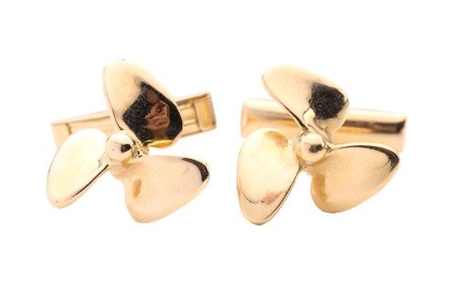 Lot 220 - A pair of boat propeller cufflinks, with...