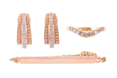 Lot 112 - An 18ct gold collar pin, a diamond ring...