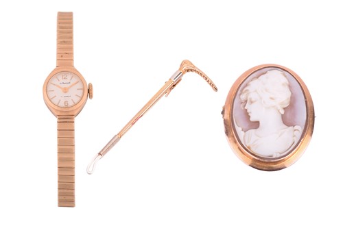 Lot 37 - A wristwatch, a riding crop bar brooch and a...