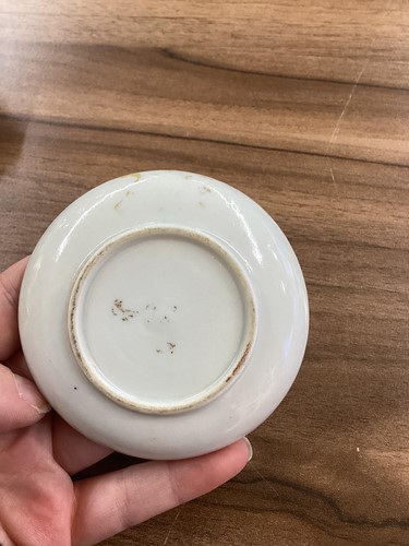 Lot 121 - A small study collection of Chinese porcelain...