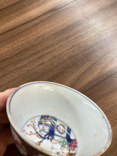 Lot 121 - A small study collection of Chinese porcelain...