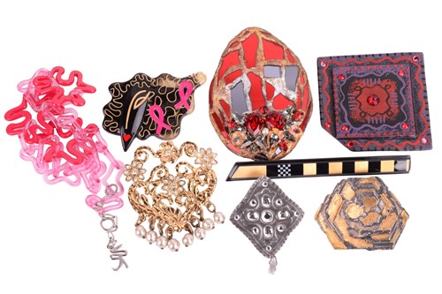 Lot 188 - A collection of seven brooches and a necklace;...