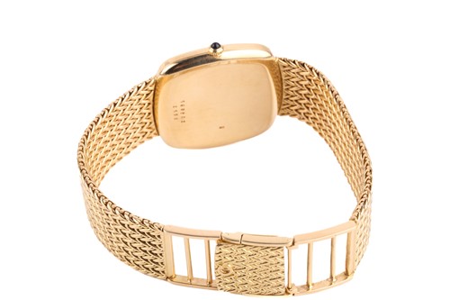 Lot 425 - A Chopard 18k gold gentleman's quartz...
