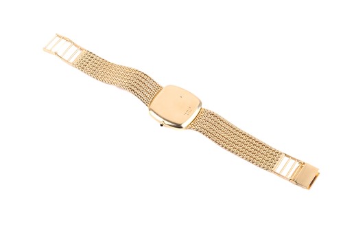Lot 425 - A Chopard 18k gold gentleman's quartz...
