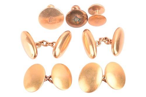 Lot 253 - A pair of cufflinks and a matched dress set;...