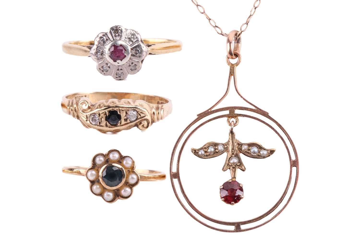 Lot 84 - A collection of jewellery including a pendant...
