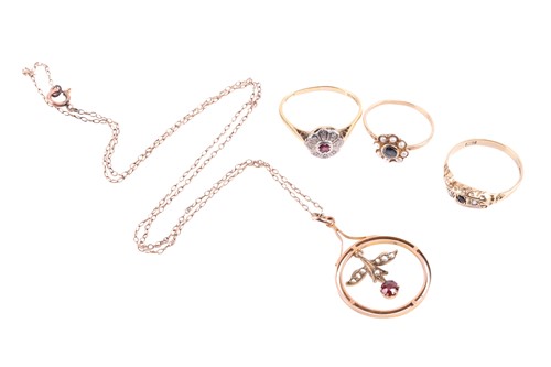 Lot 84 - A collection of jewellery including a pendant...