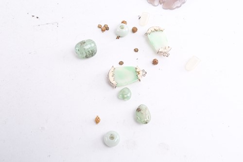 Lot 124 - A large collection of costume jewellery...