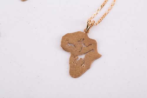Lot 89 - A small aggregation of jewellery items;...