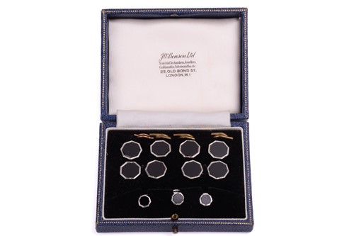 Lot 202 - A dress set comprising dress studs, buttons...