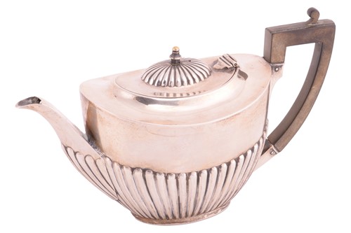 Lot 427 - An Edwardian silver teapot, by Mappin and Webb...