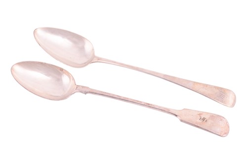Lot 425 - A George III Old English pattern basting spoon,...