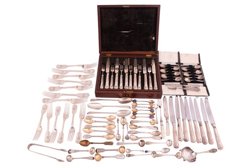 Lot 417 - A quantity of silver and silver plated...