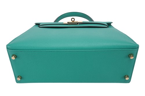 Lot 322 - Hermès - a Kelly Sellier 28 in Vert Jade Epsom...