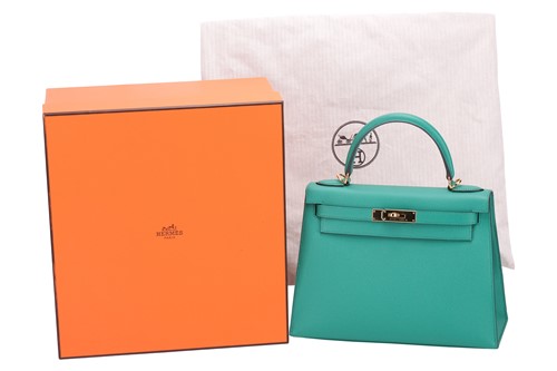 Lot 322 - Hermès - a Kelly Sellier 28 in Vert Jade Epsom...