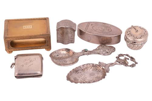 Lot 423 - A silver gilt matchbox case with engine turned...