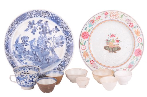 Lot 118 - A small mixed study collection of Chinese...