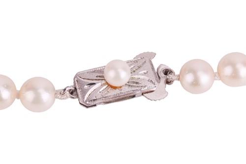 Lot 45 - A Mikimoto cultured pearl bracelet and a...