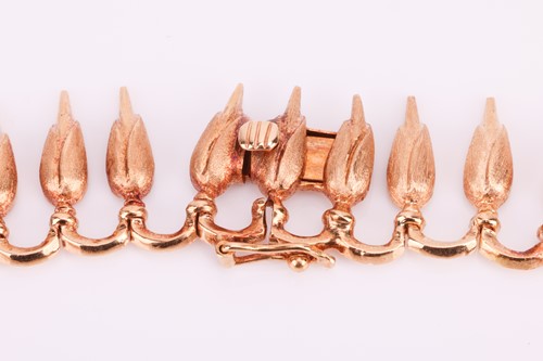 Lot 100 - An Ilias Lalaounis necklace and earring suite,...