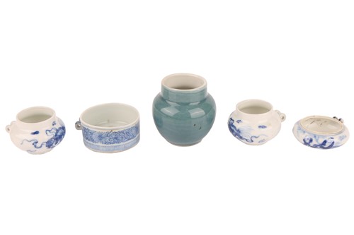 Lot 33 - A Chinese blue and white porcelain shallow...