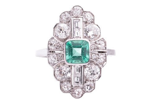Lot 202 - An Art Deco emerald and diamond plaque ring,...