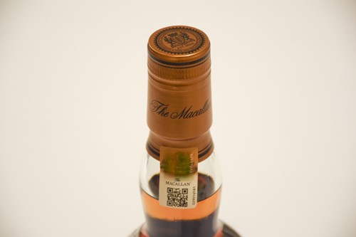 Lot 133 - The Macallan Archival Series Folio 5, 43%, 70cl