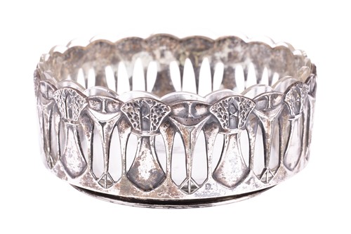 Lot 110 - A German silver Jugendstil bowl, by Lazarus...