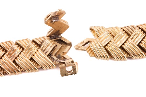 Lot 96 - Georges Lenfant for Mauboussin - a diamond-set...