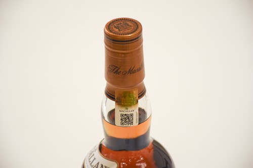 Lot 146 - The Macallan Archival Series Folio 5, 43%, 70cl