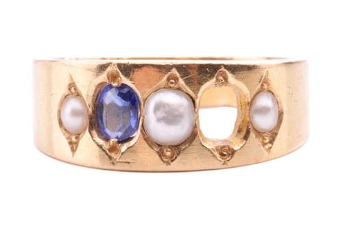 Lot 37 - A pearl and synthetic spinel ring, set with...