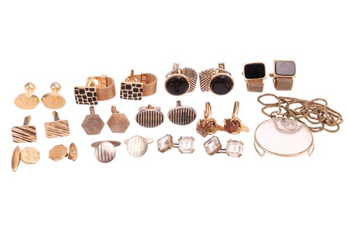 Lot 350 - From the personal collection of Vivian...