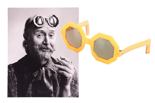 Lot 300 - From the personal collection of Vivian...