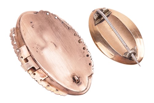 Lot 47 - Two items of George III mourning jewellery;...