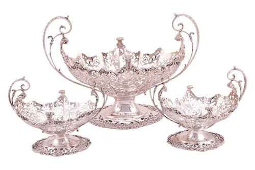 Lot 289 - A heavy silver boat form table garniture,...