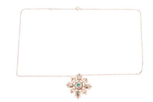 Lot 120 - An 18th century Iberian emerald pendant,...