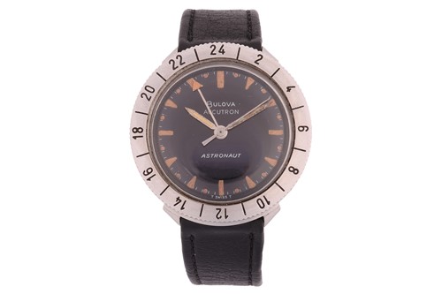 Lot 169 - A Bulova Accutron Astronaut watch Model: M4...