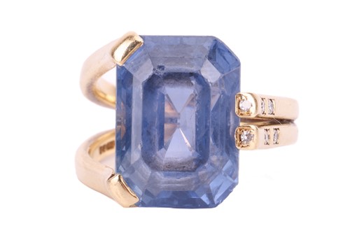 Lot 53 - An unheated colour-change Ceylon sapphire...