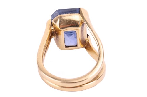 Lot 53 - An unheated colour-change Ceylon sapphire...