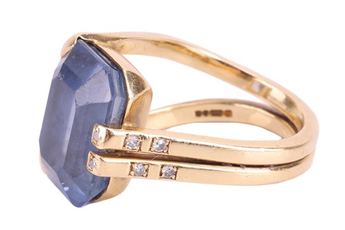 Lot 53 - An unheated colour-change Ceylon sapphire...