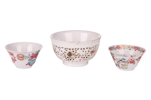Lot 78 - A pair of Chinese Famille Rose porcelain...