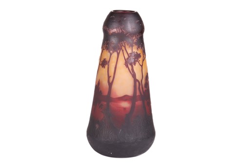 Lot 163 - An early 20th Century cameo glass vase by Daum...