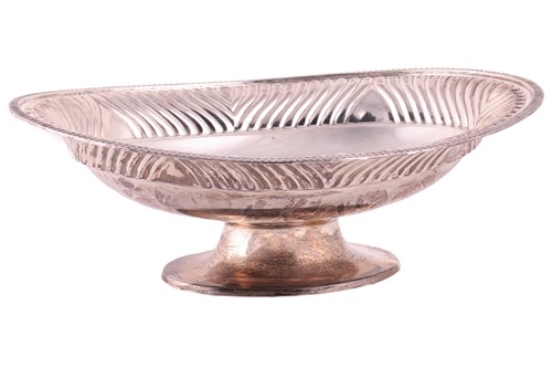 Lot 243 - A silver fruit bowl by Lee & Wigfull,...