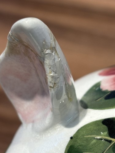 Lot 73 - A pair of Wemyss pigs, with cabbage rose...